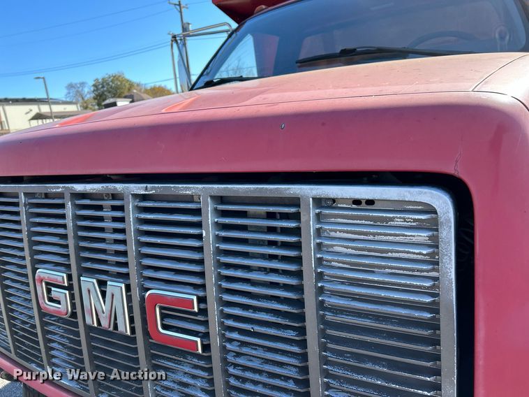 image for item NR9362 2000 GMC C6500  dump truck