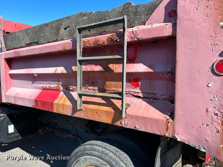 image for item NR9362 2000 GMC C6500  dump truck