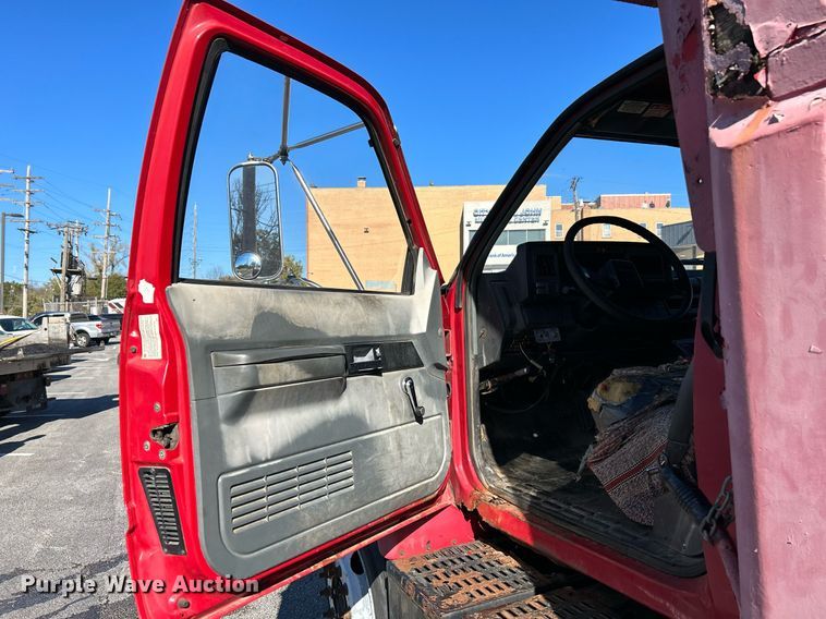 image for item NR9362 2000 GMC C6500  dump truck