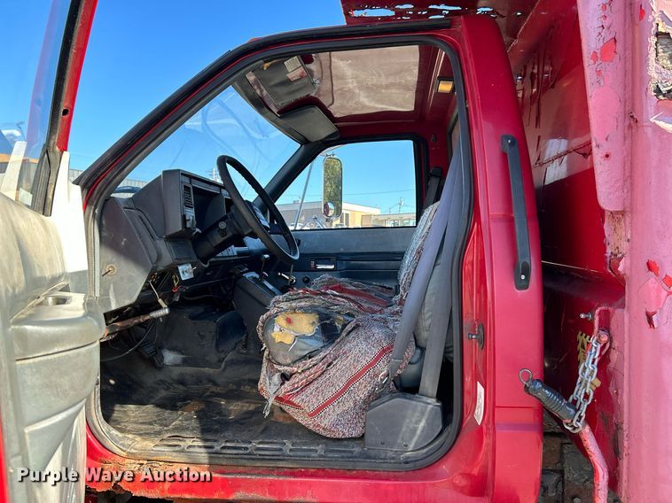 image for item NR9362 2000 GMC C6500  dump truck