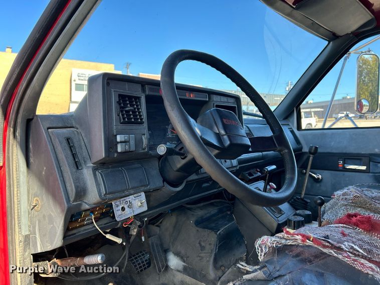 image for item NR9362 2000 GMC C6500  dump truck