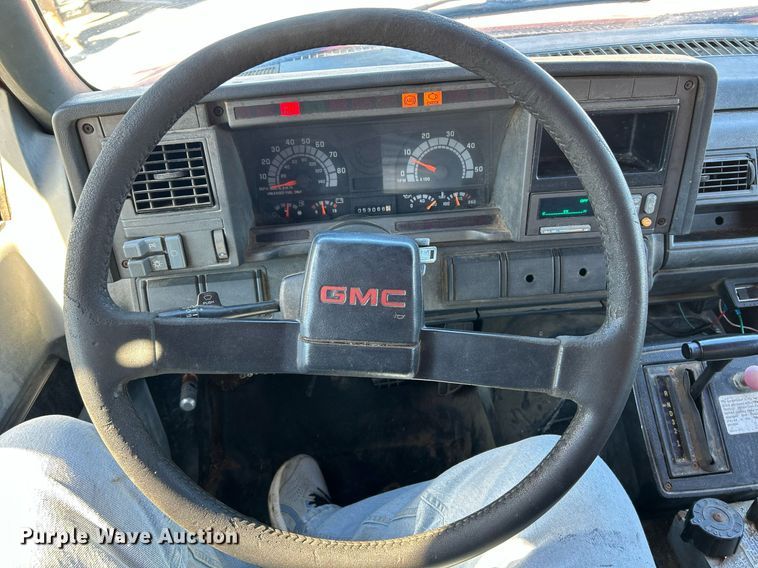 image for item NR9362 2000 GMC C6500  dump truck