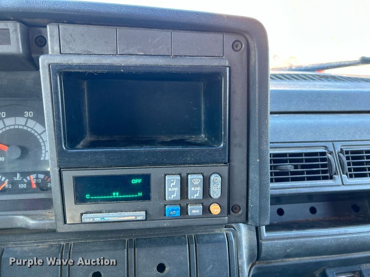 image for item NR9362 2000 GMC C6500  dump truck