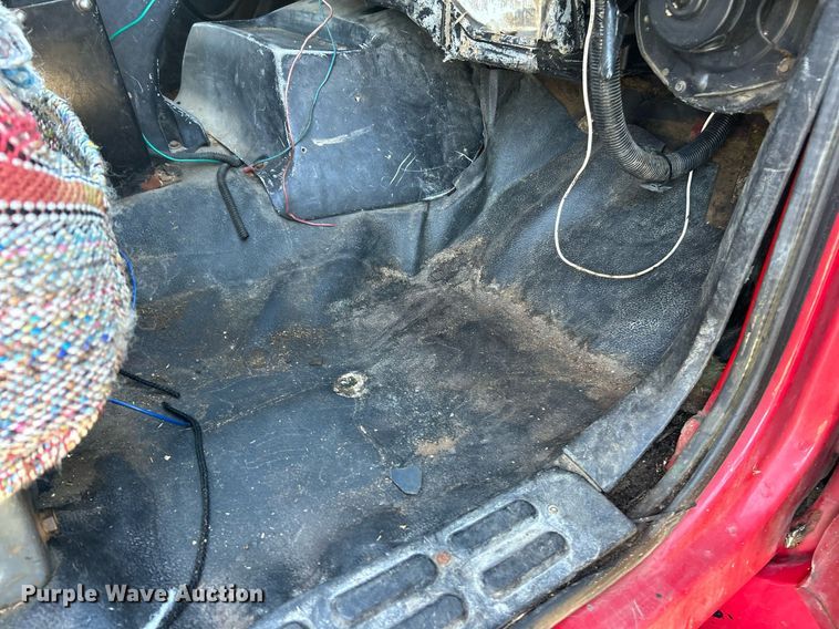 image for item NR9362 2000 GMC C6500  dump truck