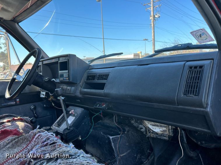 image for item NR9362 2000 GMC C6500  dump truck