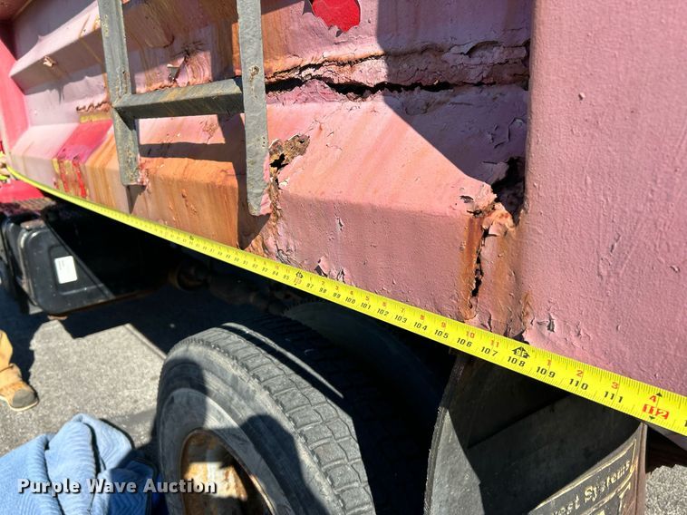 image for item NR9362 2000 GMC C6500  dump truck