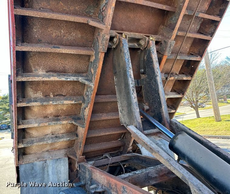 image for item NR9362 2000 GMC C6500  dump truck