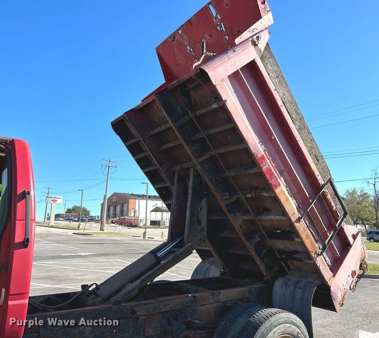 image for item NR9362 2000 GMC C6500  dump truck