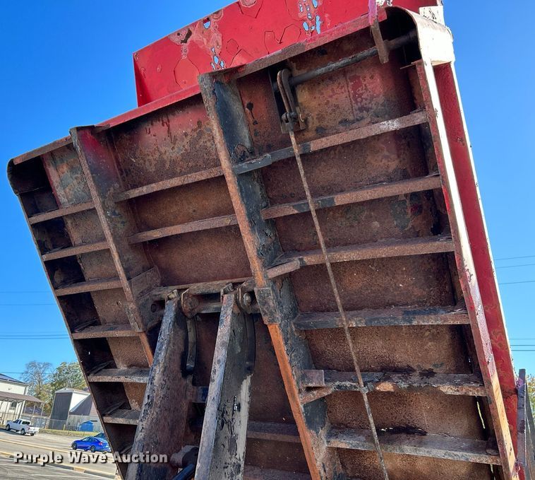 image for item NR9362 2000 GMC C6500  dump truck