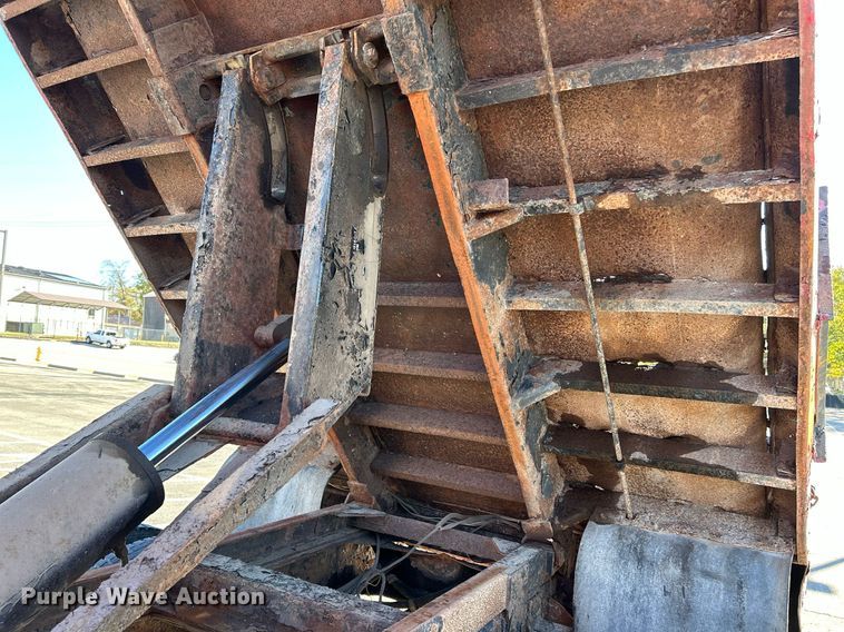 image for item NR9362 2000 GMC C6500  dump truck