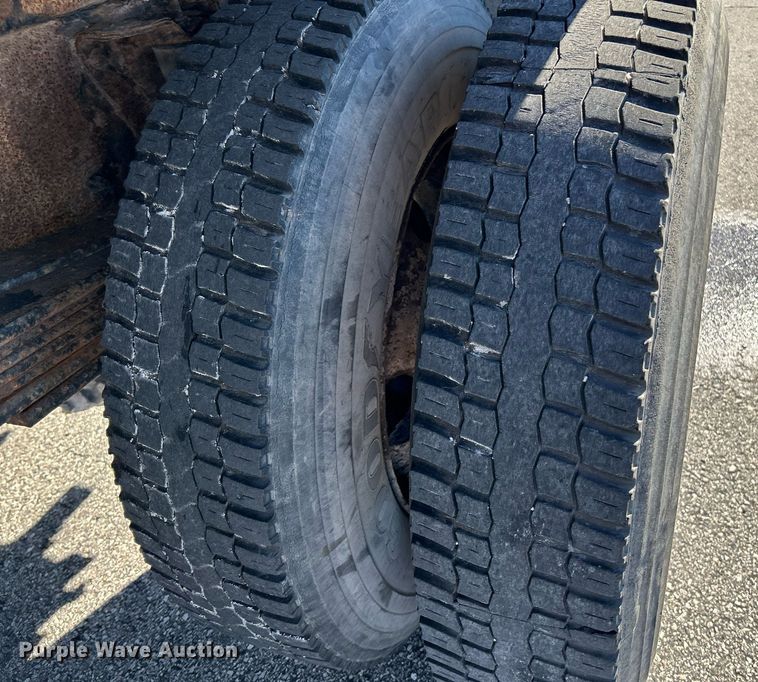 image for item NR9362 2000 GMC C6500  dump truck