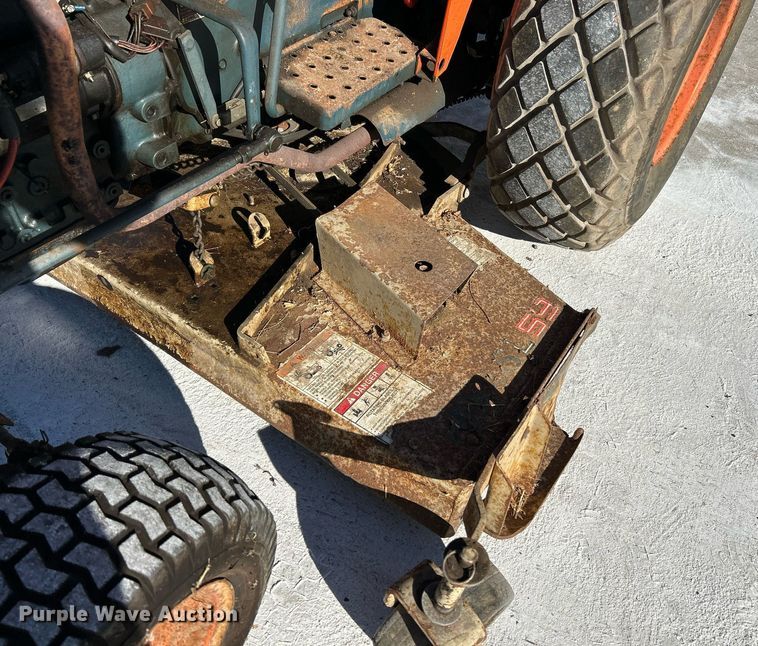 image for item NR9363 Kubota L185  tractor