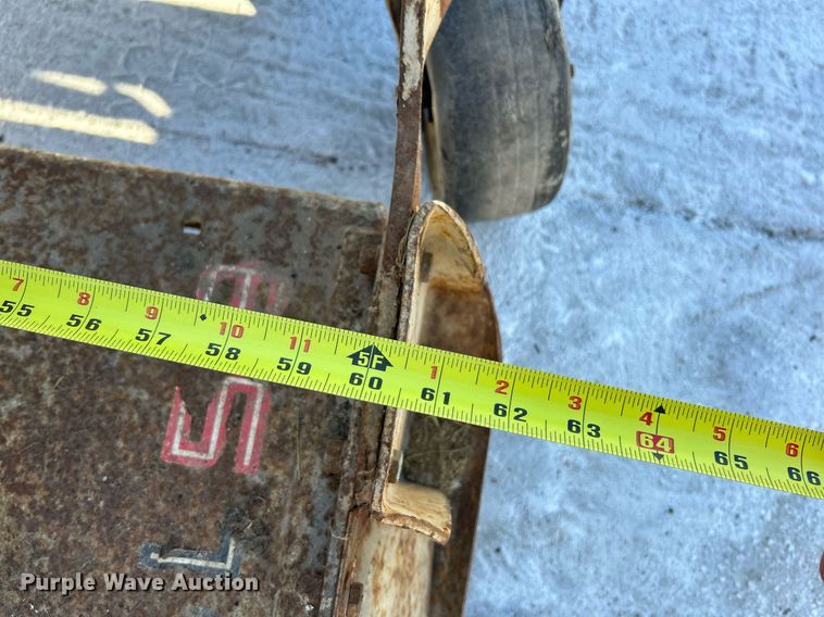 image for item NR9363 Kubota L185  tractor