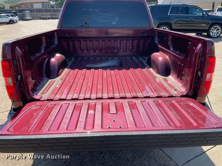 image for item NY9790 2013 Chevrolet Silverado 1500  Crew Cab pickup truck