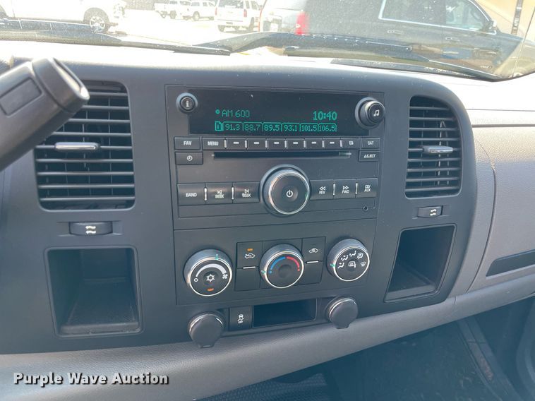 image for item NY9790 2013 Chevrolet Silverado 1500  Crew Cab pickup truck