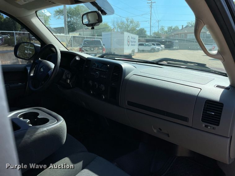 image for item NY9790 2013 Chevrolet Silverado 1500  Crew Cab pickup truck