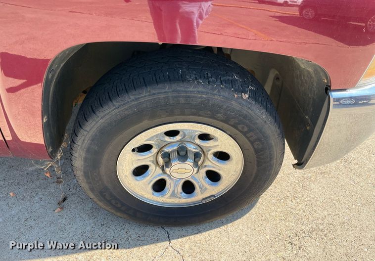 image for item NY9790 2013 Chevrolet Silverado 1500  Crew Cab pickup truck