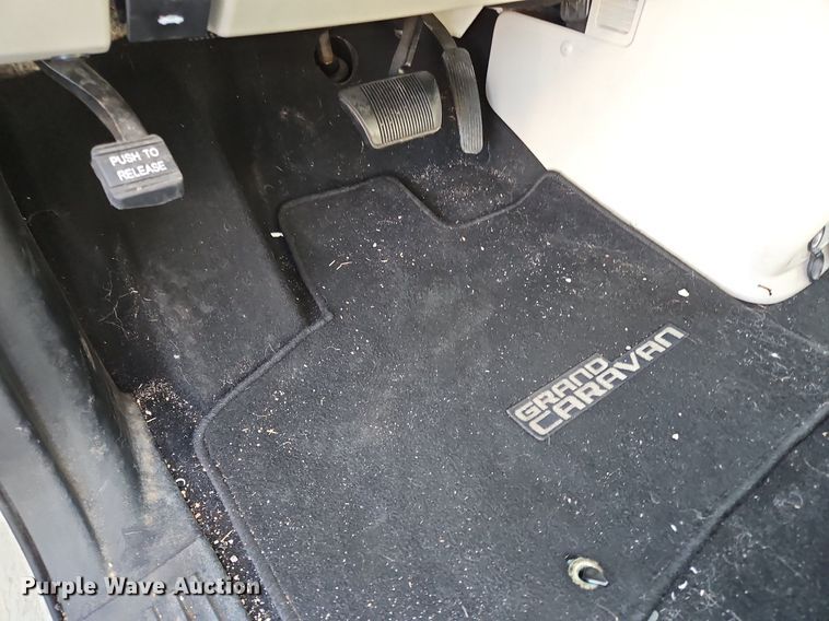 image for item NZ9062 2011 Dodge Grand Caravan  van