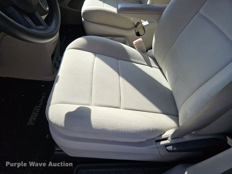 image for item NZ9062 2011 Dodge Grand Caravan  van