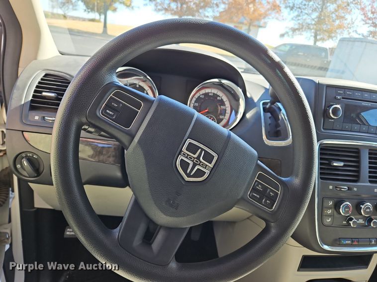 image for item NZ9062 2011 Dodge Grand Caravan  van