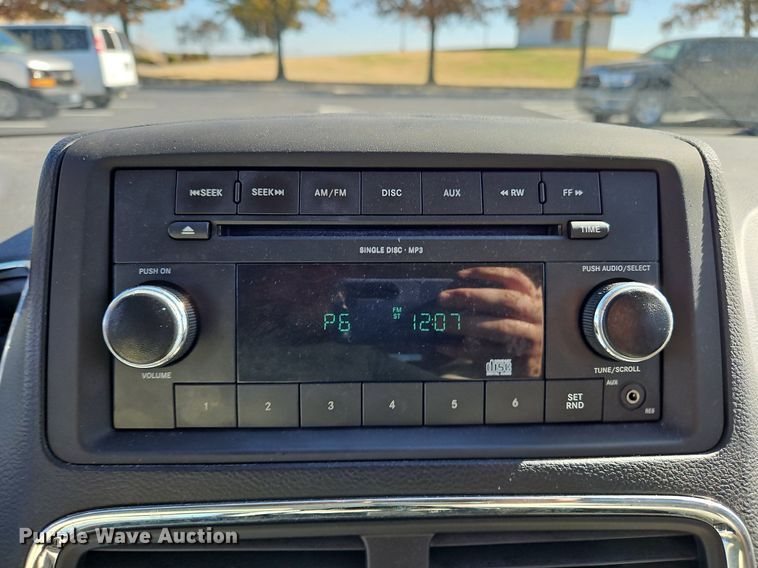 image for item NZ9062 2011 Dodge Grand Caravan  van