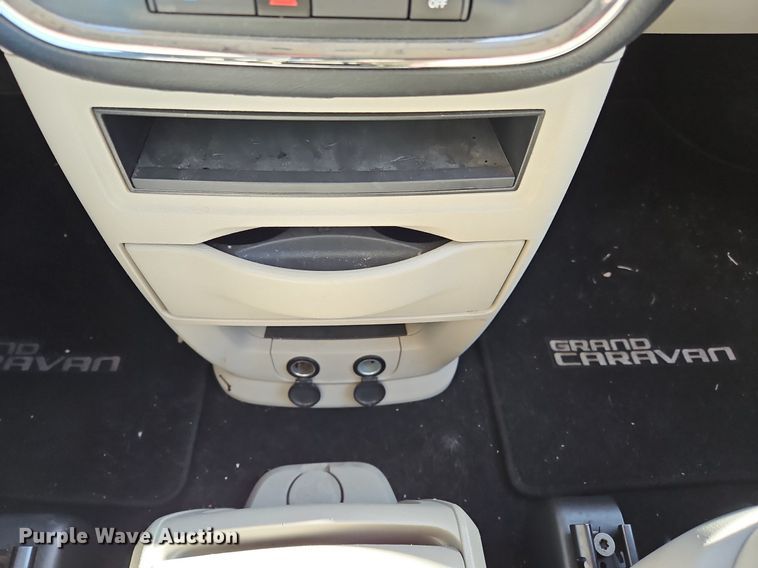 image for item NZ9062 2011 Dodge Grand Caravan  van