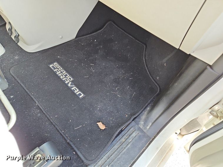 image for item NZ9062 2011 Dodge Grand Caravan  van