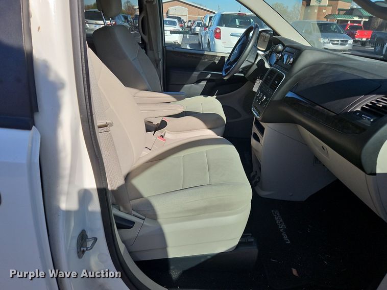 image for item NZ9062 2011 Dodge Grand Caravan  van