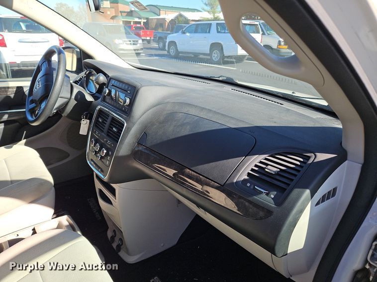 image for item NZ9062 2011 Dodge Grand Caravan  van