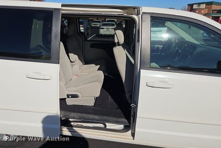 image for item NZ9062 2011 Dodge Grand Caravan  van