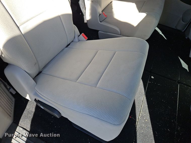 image for item NZ9062 2011 Dodge Grand Caravan  van