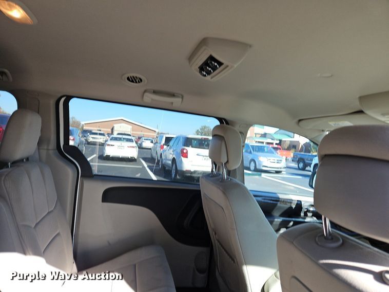 image for item NZ9062 2011 Dodge Grand Caravan  van