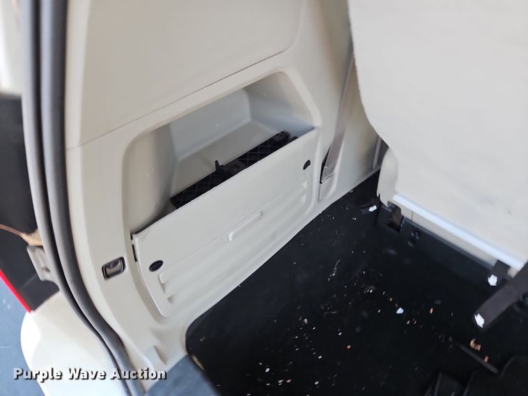 image for item NZ9062 2011 Dodge Grand Caravan  van