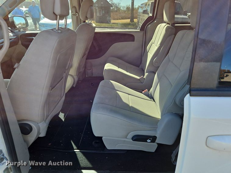 image for item NZ9062 2011 Dodge Grand Caravan  van