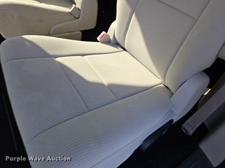 image for item NZ9062 2011 Dodge Grand Caravan  van