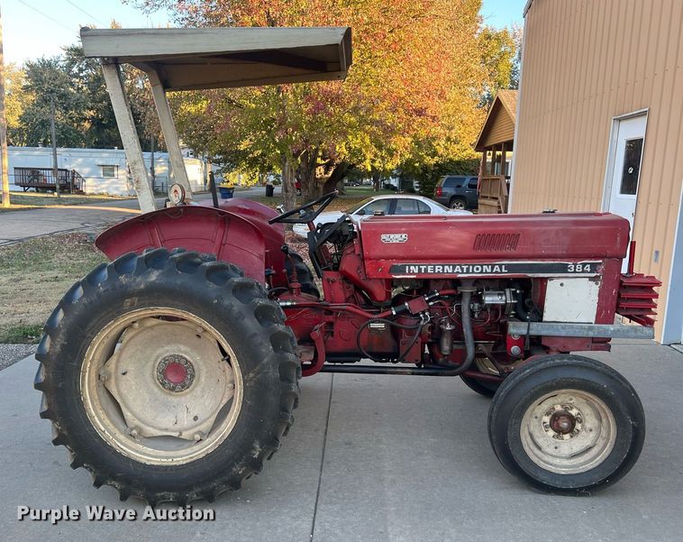 image for item OA9064 International 384  tractor