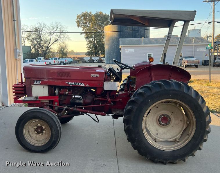 image for item OA9064 International 384  tractor