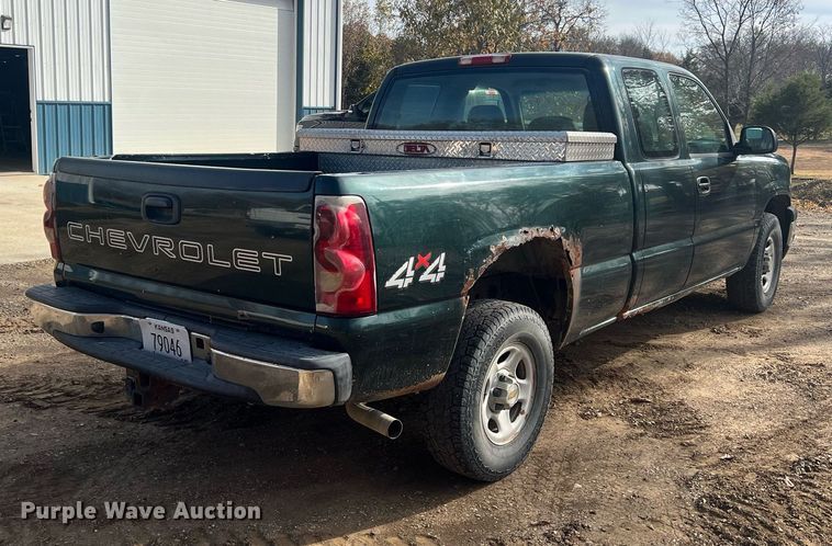 image for item OA9119 2003 Chevrolet Silverado 1500  Ext. Cab pickup truck