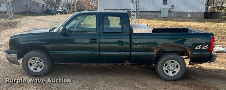 image for item OA9119 2003 Chevrolet Silverado 1500  Ext. Cab pickup truck
