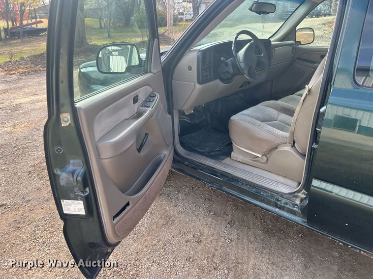 image for item OA9119 2003 Chevrolet Silverado 1500  Ext. Cab pickup truck