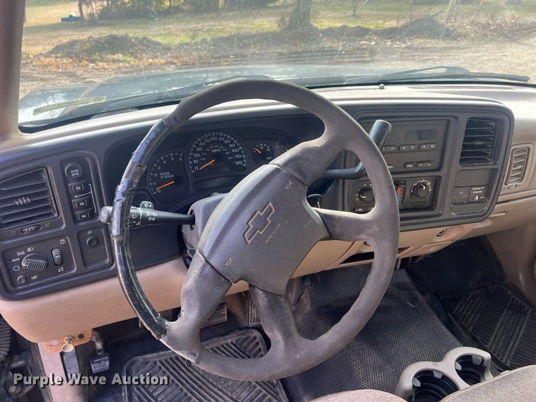 image for item OA9119 2003 Chevrolet Silverado 1500  Ext. Cab pickup truck