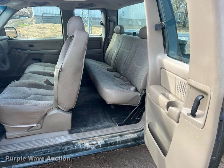 image for item OA9119 2003 Chevrolet Silverado 1500  Ext. Cab pickup truck