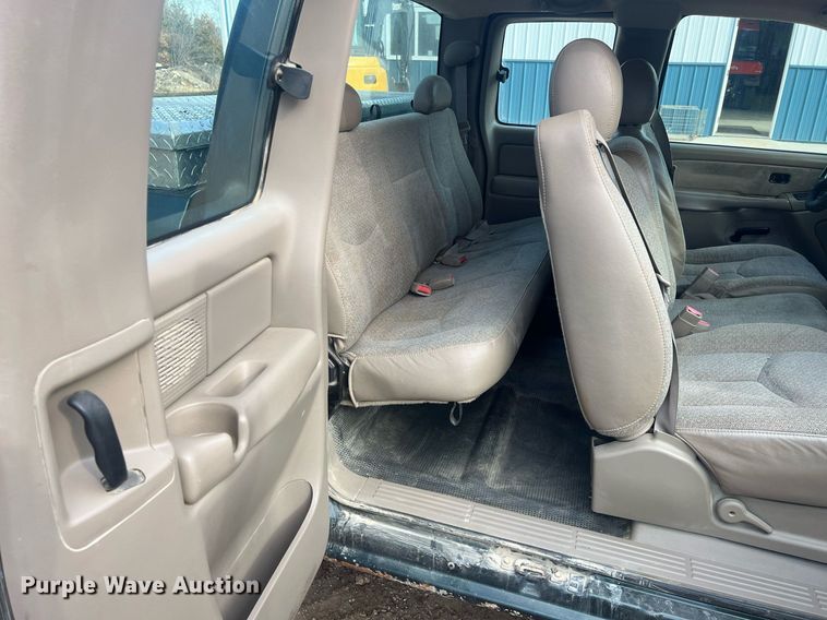 image for item OA9119 2003 Chevrolet Silverado 1500  Ext. Cab pickup truck