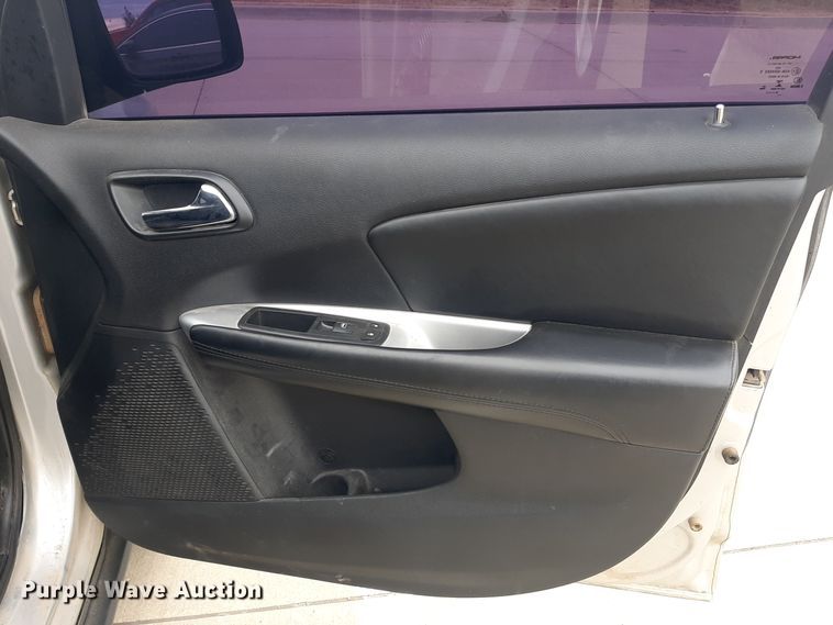 image for item OF9596 2014 Dodge Journey SXT  SUV