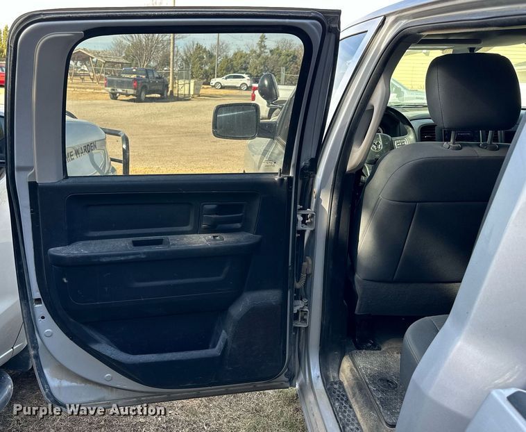 image for item OK9155 2017 Dodge Ram 1500  Crew Cab pickup truck