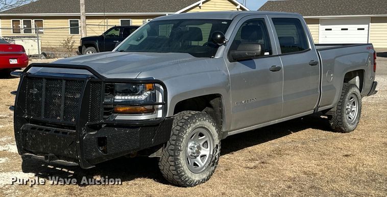 image for item OK9156 2018 Chevrolet Silverado 1500  Crew Cab pickup truck