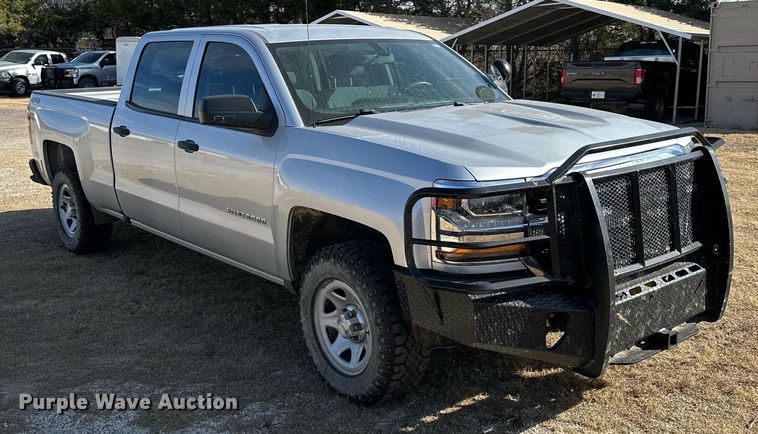 image for item OK9156 2018 Chevrolet Silverado 1500  Crew Cab pickup truck