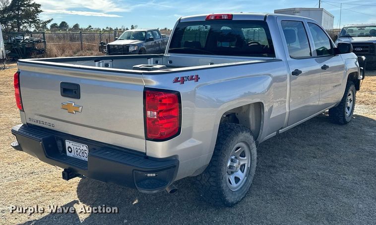 image for item OK9156 2018 Chevrolet Silverado 1500  Crew Cab pickup truck