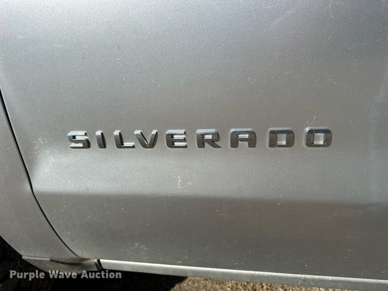 image for item OK9156 2018 Chevrolet Silverado 1500  Crew Cab pickup truck