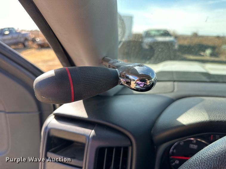 image for item OK9156 2018 Chevrolet Silverado 1500  Crew Cab pickup truck